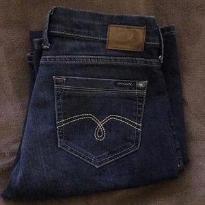 Dark washed bootcut Jeans!